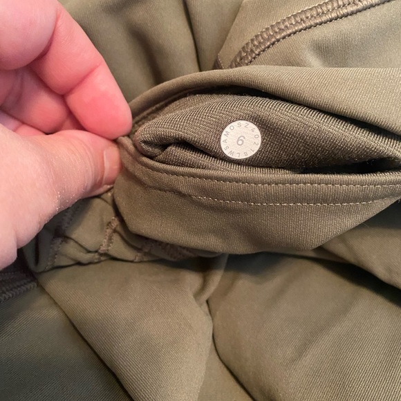 Lululemon leggings in excellent pre owned condition. - Picture 3 of 4